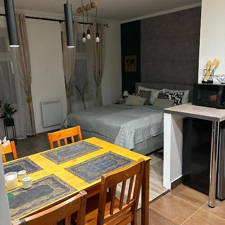 Centrum Blisko Pkp Wałbrzych Exteriör bild